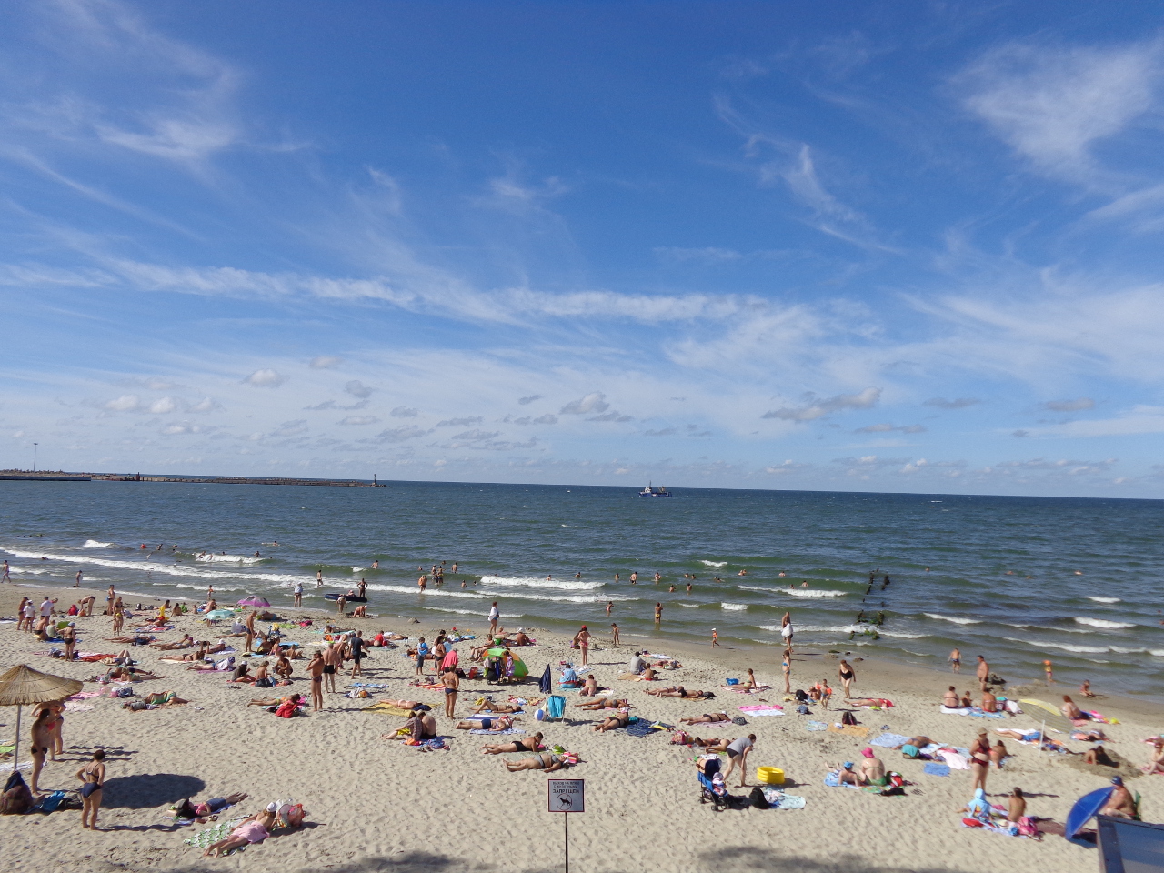 Вид на море рядом с кафе